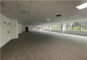 Location bureaux - Proche ligne 5  à Romainville - 93230