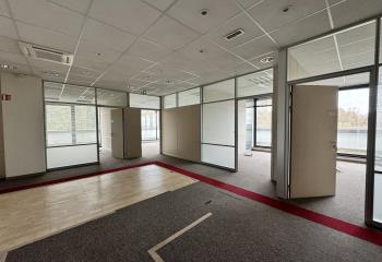 Location bureaux - Proche autoroute A86 et RER E  à Rosny-sous-Bois - 93110