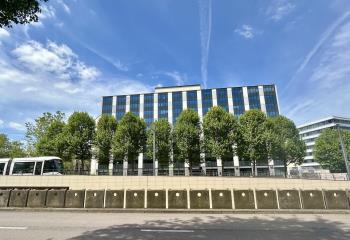 Location bureaux - Proche commerces et transports en commun  à Rouen - 76000