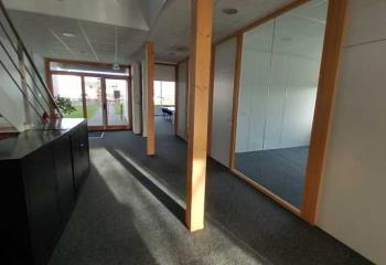 Location bureaux, proche métro et autoroute  à Sainghin-en-Mélantois - 59262