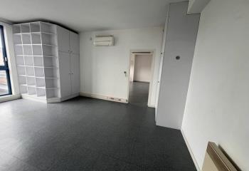 Location bureaux - Proche A10 et gare TGV  à Saint-Avertin - 37550