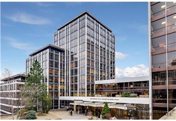 Location de bureaux avec une vue imprenable sur Paris  à Saint-Cloud - 92210