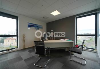 Location bureau - Proche D307 et D383, bus C12