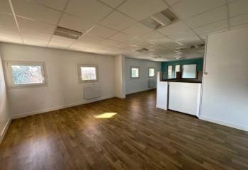 Location bureau Saint-Germain-en-Laye (78100) - 143 m²  à Saint-Germain-en-Laye - 78100