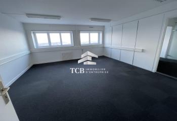 Location bureaux proche bus et tram  à Saint-Herblain - 44800