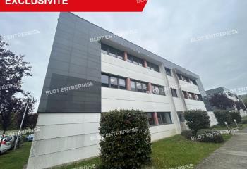 Location bureaux - Proche bus et commerces  à Saint-Herblain - 44800