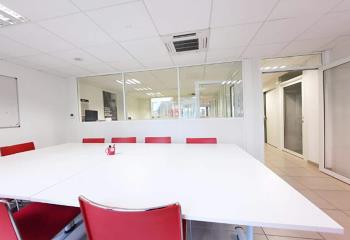 Location bureaux - Proche commerces et transports