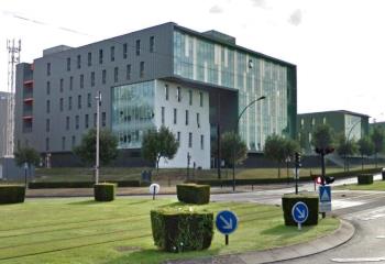 Location bureaux - Proche centre commercial Atlantis et tramway
