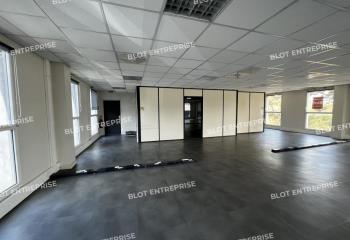 Location bureaux - Proche Rennes, accès 4 voies  à Saint-Jacques-de-la-Lande - 35136