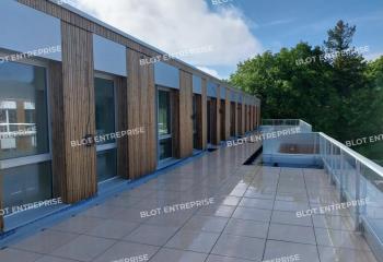 Location bureaux - Proche accès 4 voies  à Saint-Jacques-de-la-Lande - 35136