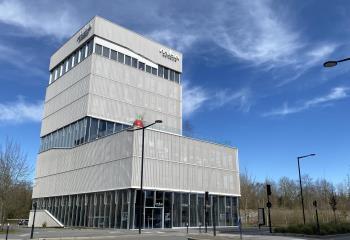 Location bureaux - Proche métro Ligne B et parc relais  à Saint-Jacques-de-la-Lande - 35136