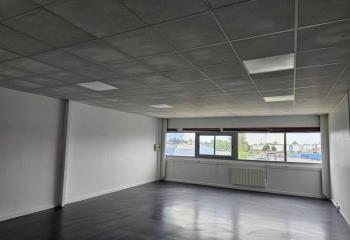 Location bureaux - Proche Orléans, bus, tramway et RD2060  à Saint-Jean-de-Braye - 45800