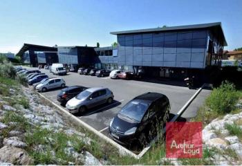 Bureaux à louer au pied de l'autoroute A68 -  à Saint-Jean - 31240