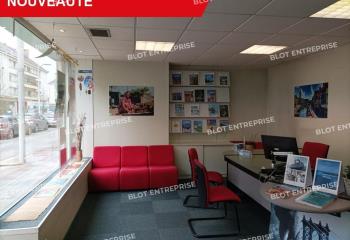 Location bureau dans la rue principale  à Saint-Nazaire - 44600