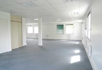 Location bureau Saint-Nom-la-Bretèche (78860) - 2611 m²  à Saint-Nom-la-Bretèche - 78860