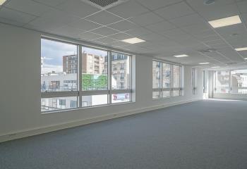 Location bureaux - Proche Périphérique et Métro  à Saint-Ouen - 93400