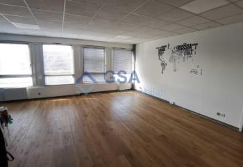 Location bureaux - Proche RER D, Tzen 1, A5 et A6  à Saint-Pierre-du-Perray - 91280
