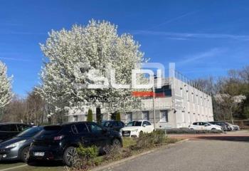 Location bureaux - Proche transports et axes routiers  à Saint-Priest - 69800
