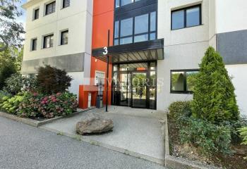 Location bureaux - Parc Technoland, proche bus 76 et 26  à Saint-Priest - 69800