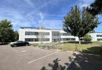 Location bureaux - Proche A43, bus 93 et tram T2