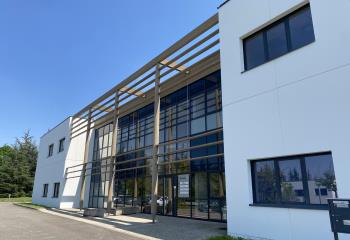 Location bureaux - Proche A42, A43, A46, Périphérique et transports en commun  à Saint-Priest - 69800
