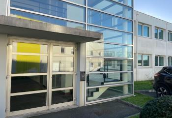 Location bureaux - Proche périphérique et bus  à Saint-Sébastien-sur-Loire - 44230
