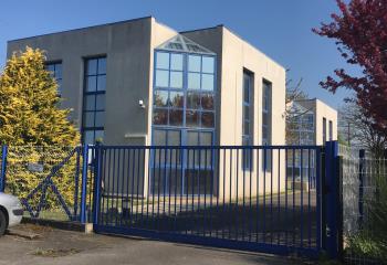 Location bureaux - Proche N165 et bus lignes 69 et 89