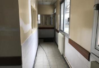Location bureaux - Proche autoroute A5  à Savigny-le-Temple - 77176