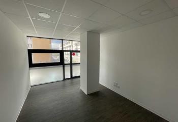 Location bureaux - Proche autoroute A9, bus et gare SNCF  à Sète - 34200