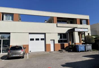 Location bureaux - Proche tram ligne C et accès routiers  à Seyssinet-Pariset - 38170