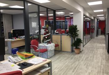 Location bureaux - Proche gare, aéroport et autoroutes  à Soissons - 02200