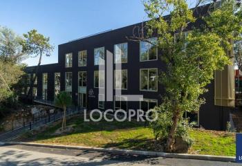 Location bureaux neufs - Proche gare routière et A8  à Sophia Antipolis - 06560