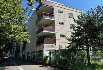 Location bureaux - Quartier des Deux-Rives, proche tram et bus  à Strasbourg - 67000