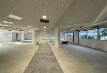 Location bureaux - Proximité autoroutes A13, A14 et quais de Seine  à Suresnes - 92150