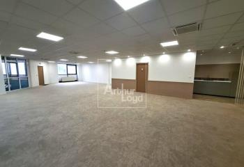 Location bureaux - Proche RER A et A4/A104