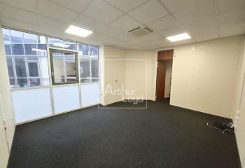 Location bureaux - Proche Francilienne N104, A4 et RER A