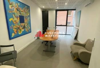 Location bureaux - Proche médiathèque, bus et métro  à Toulouse - 31000