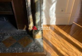 Bureaux à louer avec parquet en point de Hongrie -  à Toulouse - 31000