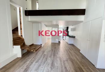 Location bureaux - Place des Carmes, proche métro et bus  à Toulouse - 31000