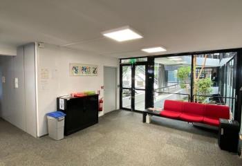 Location bureaux Sud-Ouest, proche ZI Thibaud, avec patio arboré