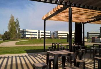Location de bureaux à - Locaux climatisés et prêts à cloisonner  à Toulouse - 31000