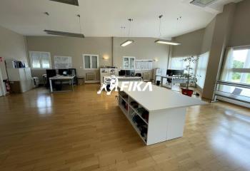 Location bureaux - Proche N124, rocade et bus