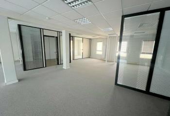 Location bureaux Hyper Centre - Proche transports en commun  à Tours - 37000