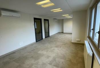 Location bureaux centre - Proximité transports en commun  à Tours - 37000
