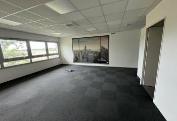 Location bureaux Nord - Proche A10 et Tramway  à Tours - 37000