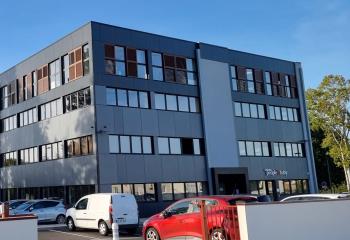 Location bureaux - Proche A10 et A63, accès rapide Bordeaux  à Tresses - 33370