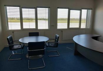 Location de bureaux proche aéroport Pau Pyrénées à  à Uzein - 64230