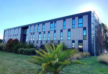 Location bureaux - Zone Laroiseau, proche RN165 et gare  à Vannes - 56000