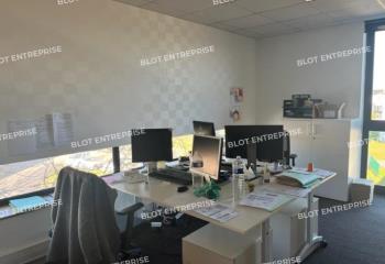 Location de bureaux - Avec Kitchenette  à Vannes - 56000