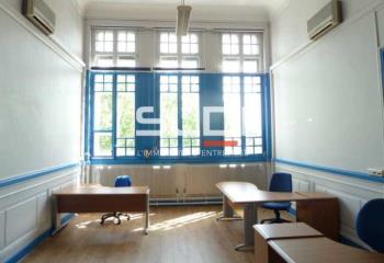 Location bureaux - Carré de Soie, proche périphérique et transports  à Vaulx-en-Velin - 69120